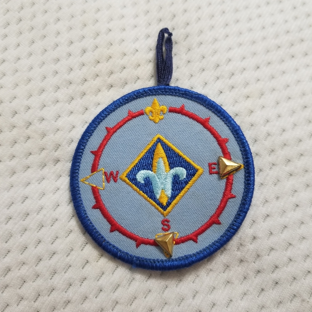Vintage Cub Scout BSA Webelos Compass Point Emblem Patch W 2 Brass Arrows 3-1/8"
